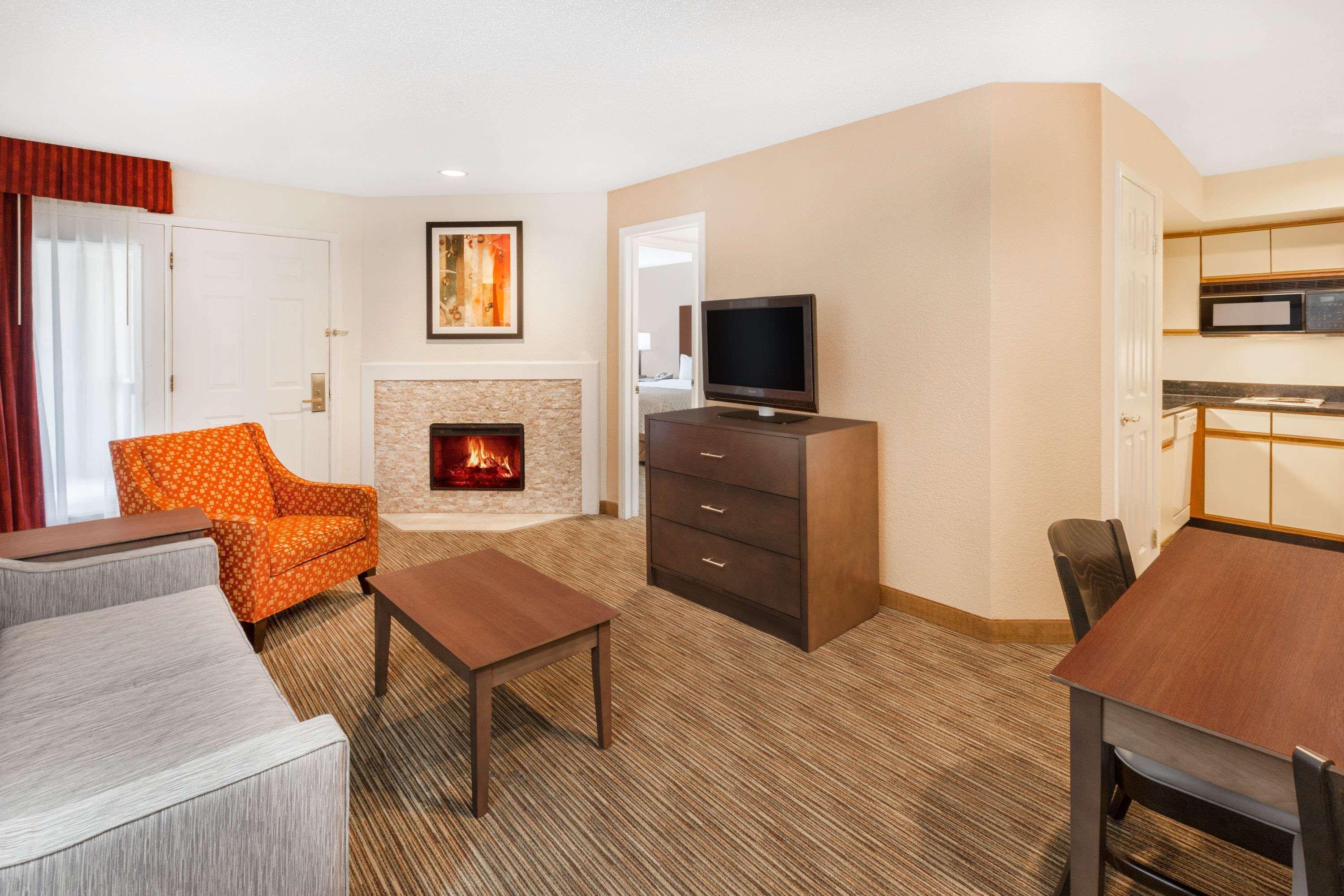Affordable Suites Of America Detroit-Warren Eksteriør bilde