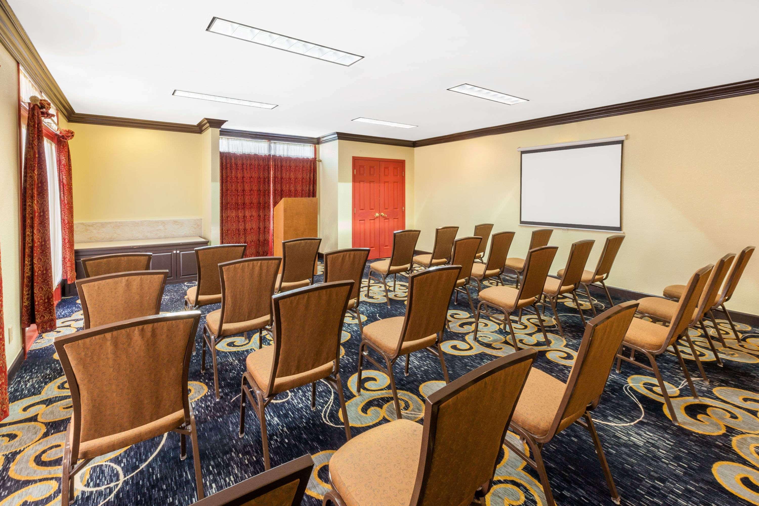 Affordable Suites Of America Detroit-Warren Eksteriør bilde