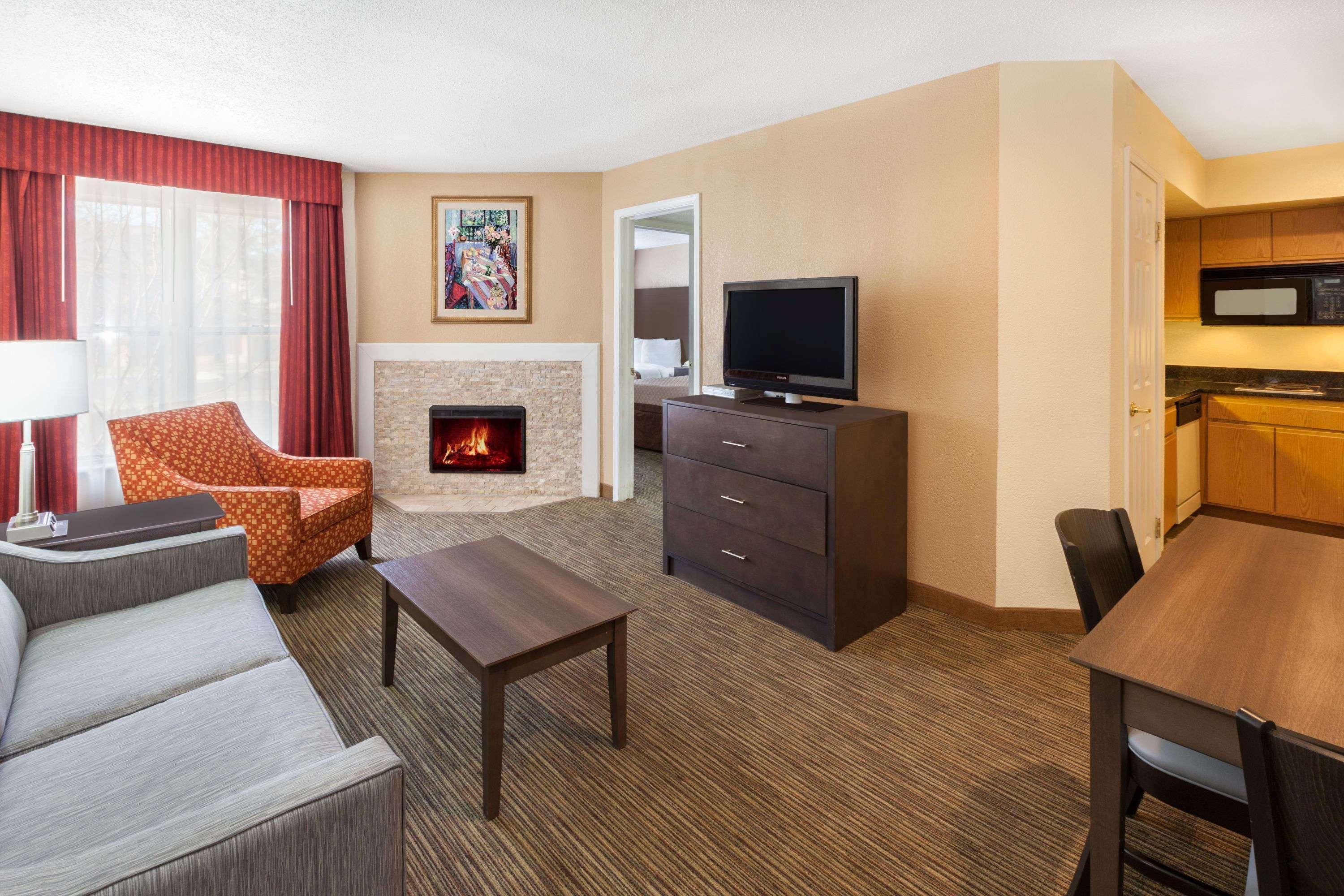 Affordable Suites Of America Detroit-Warren Eksteriør bilde